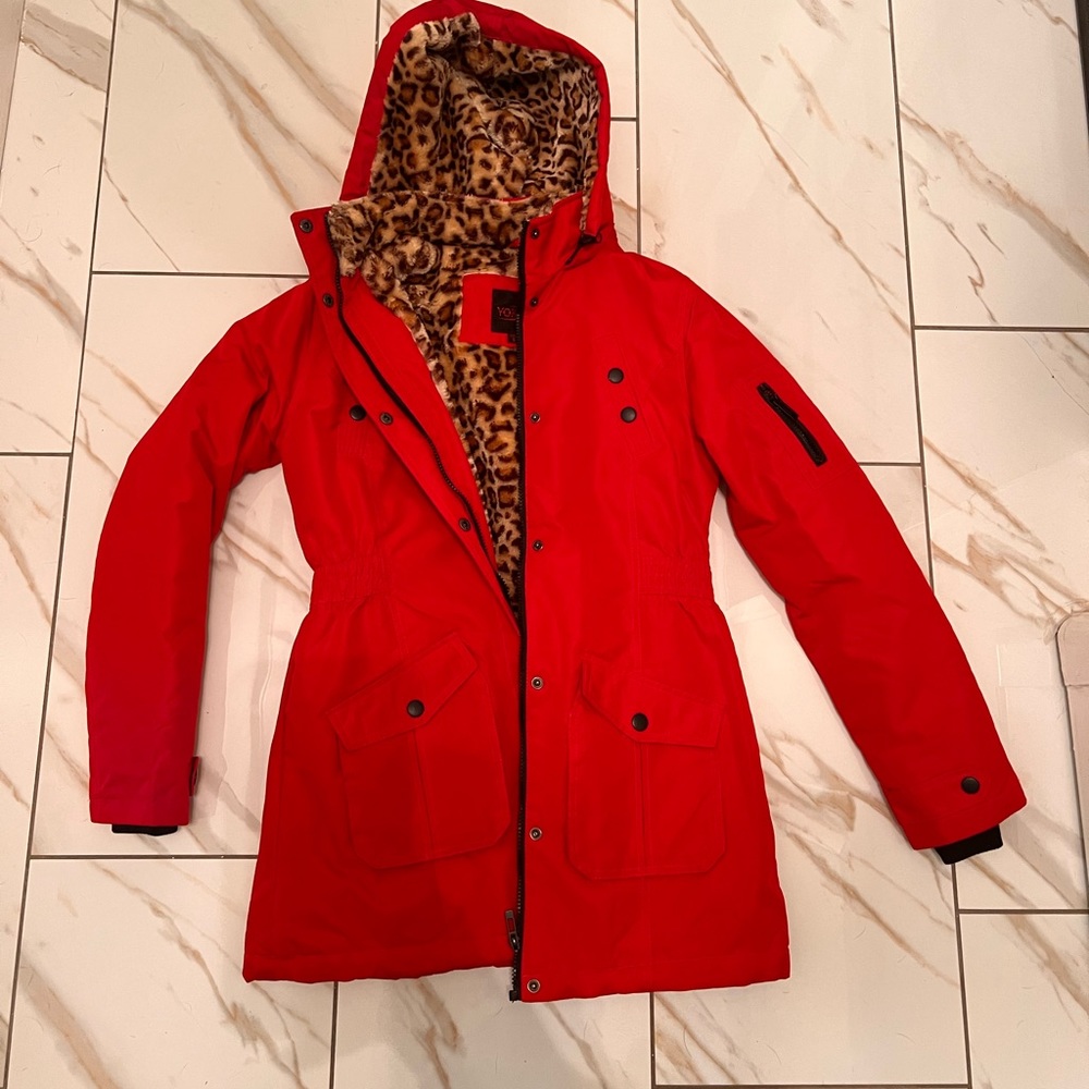 Women’s water-resistant warm jacket